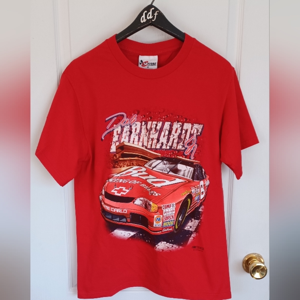 VINTAGE CHASE AUTHENTICS DALE EARNHARDT JR BUD #8 CAR RED GRAPHIC T-SHIRT MEDIUM